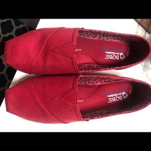 Sketchers “Bobs”
